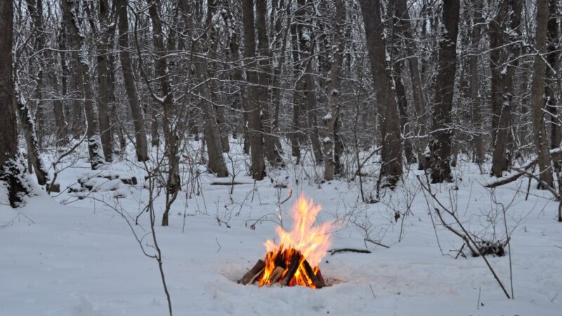 Starting an Emergency Fire in Snow 4 fire-in-snow