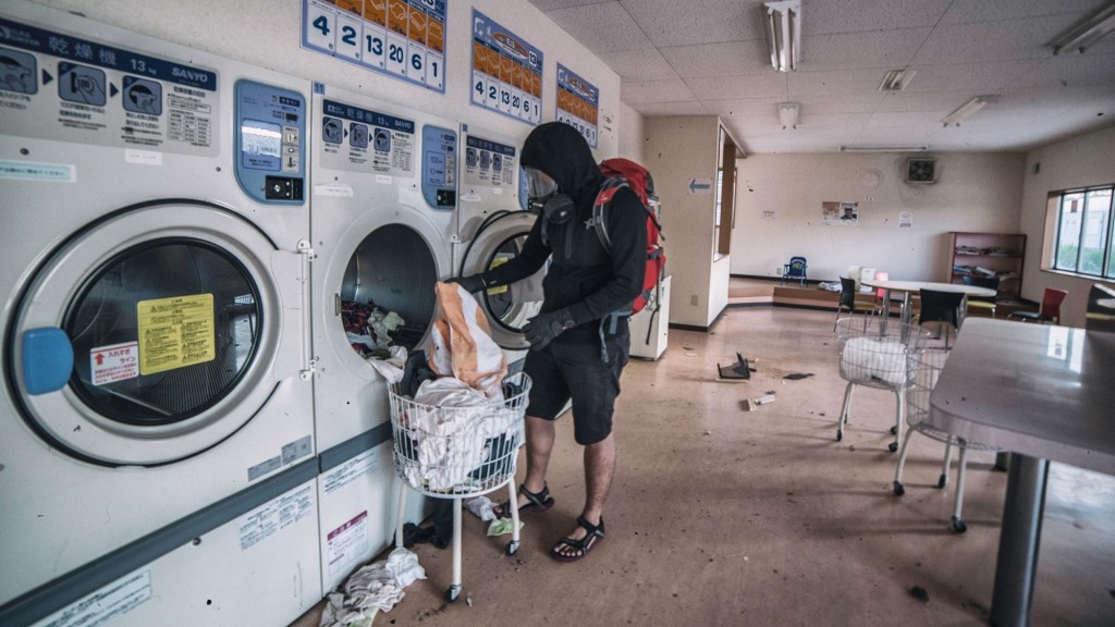 7 Important Things You Need When Hunkering Down When The SHTF 1 Hunkering Down When The SHTF Man